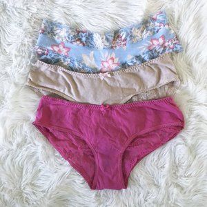 ❗️DONATING TMRW Victoria's Secret panties bundle